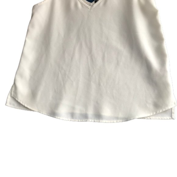American Apparel White Crepe V-neck Flowy Tank Top - Picture 6 of 12
